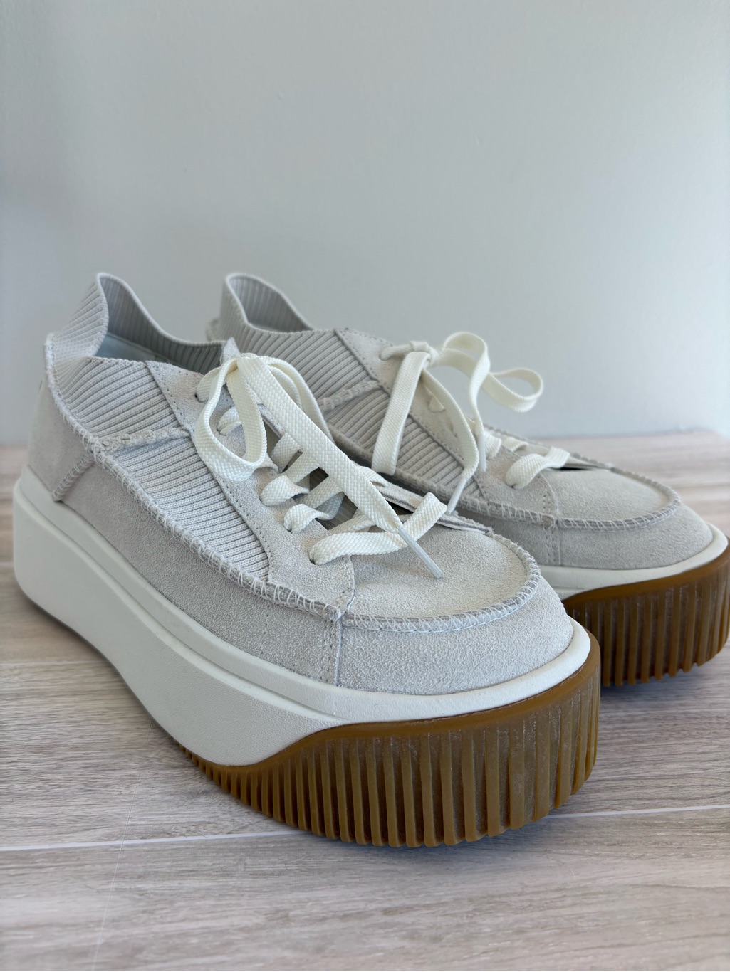 Ugg Women's E-Z Duzzit Lace-Up Platform Sneakers Size 8.5 Scandi Girl Minimalism